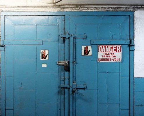 Life of Pix free stock photos door danger blue high voltage leeroy 1440x960